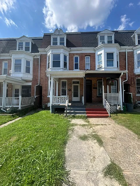 5 bed, 1998 sqft, $1,250 — Photo 1