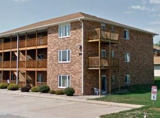 921 High Ridge Rd, Carroll, IA 51401