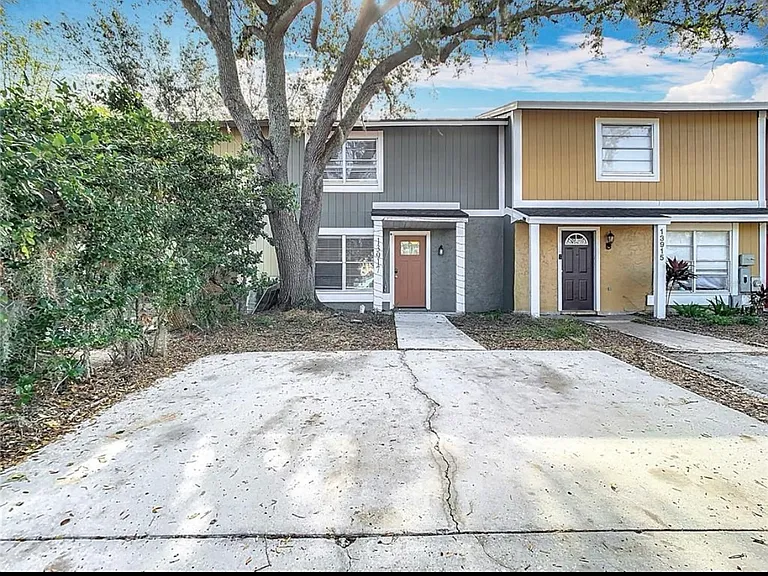 13917 Village View Dr — Photo 1