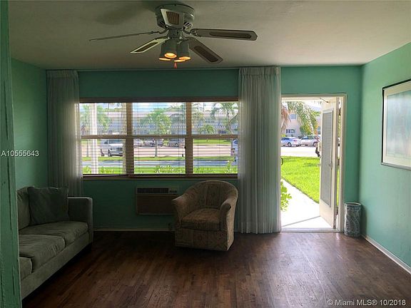 5th image of 801 Atlantic Shores Blvd APT 109