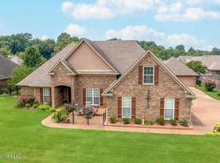 1997 Grand Manor Dr, Hernando, MS 38632