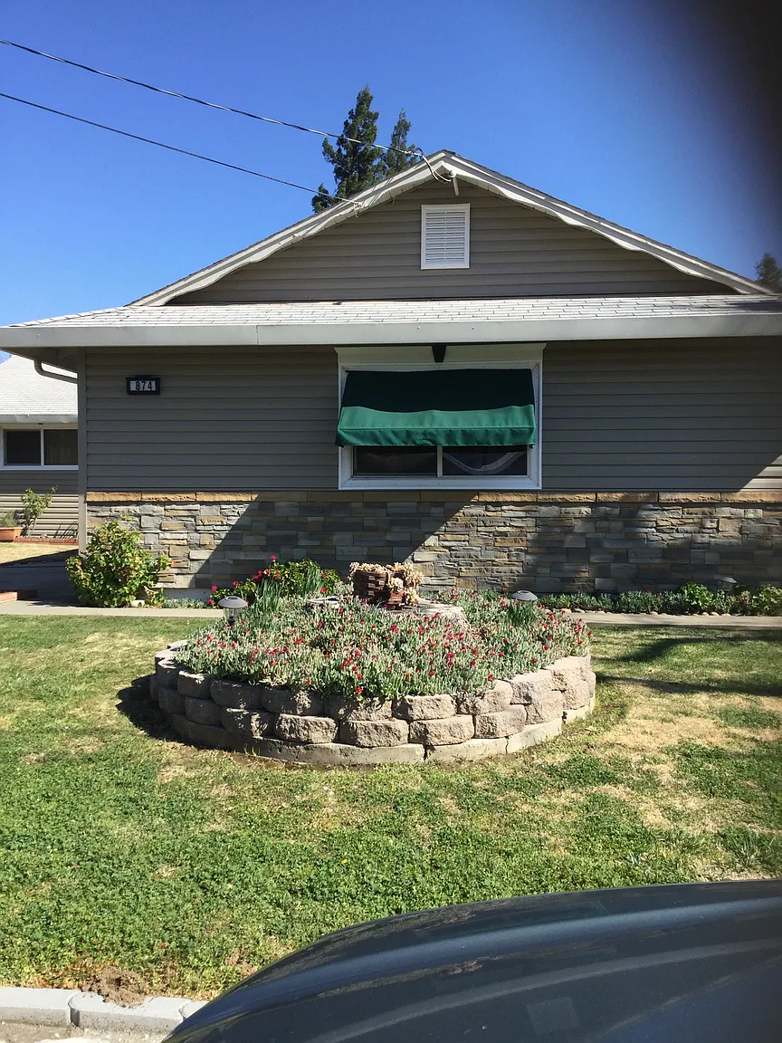 874 S Barrett Rd photo 1