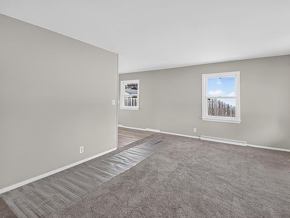 4th image of 1008 Saxony DRIVE