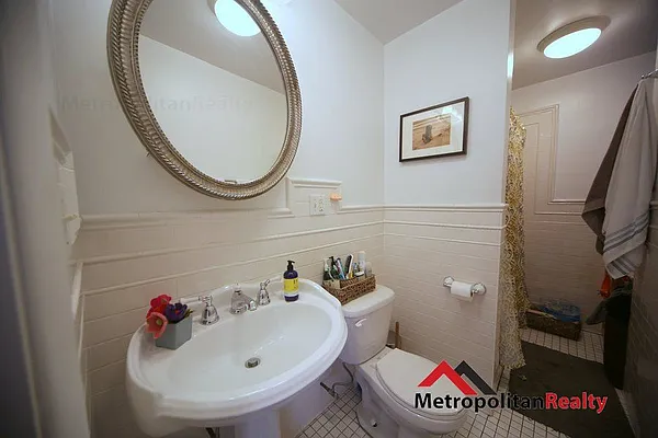 Rented by Metropolitan Realty | media 20