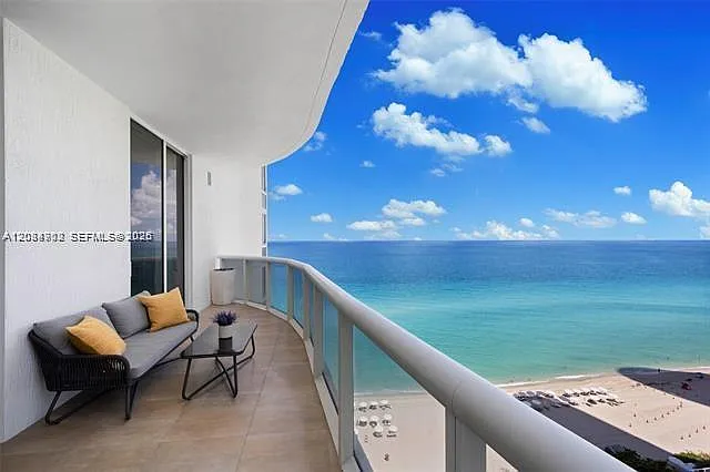 Tdr Tower Ii Condo — Photo 1