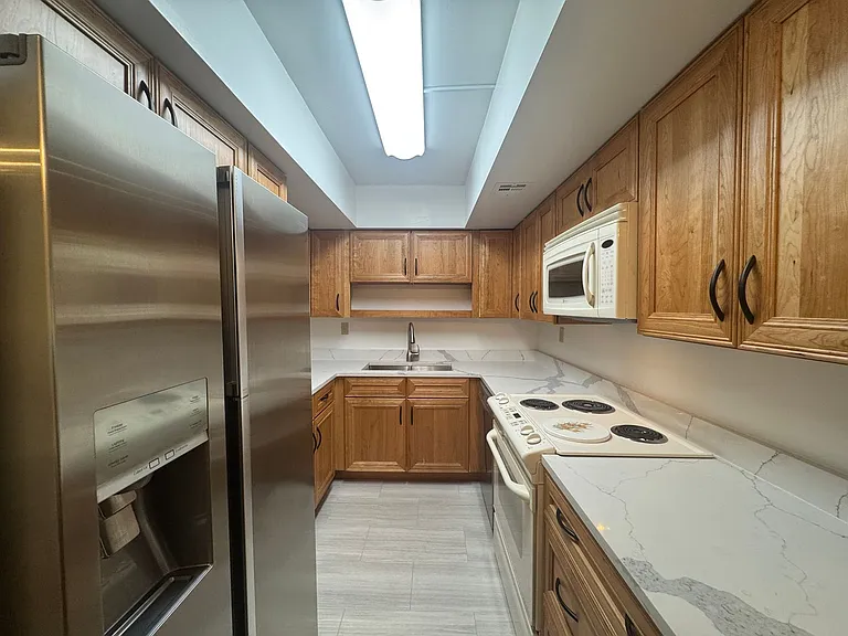 21300 Brinson Ave #113 — Photo 7
