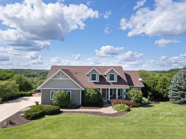W5342 Windmill Ridge Rd, New Glarus, WI 53574