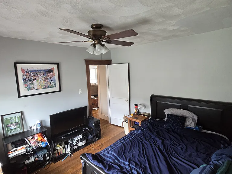 30 Willard Ave — Photo 11