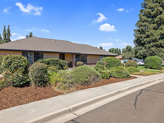 5th image of 3224 E Birch Avenue