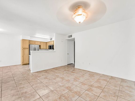 5th image of 5710 E Tropicana Ave Unit 1132