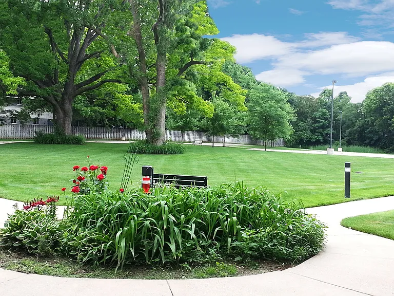 Meridian Stratford Place Senior 55+ Apartments — Photo 6