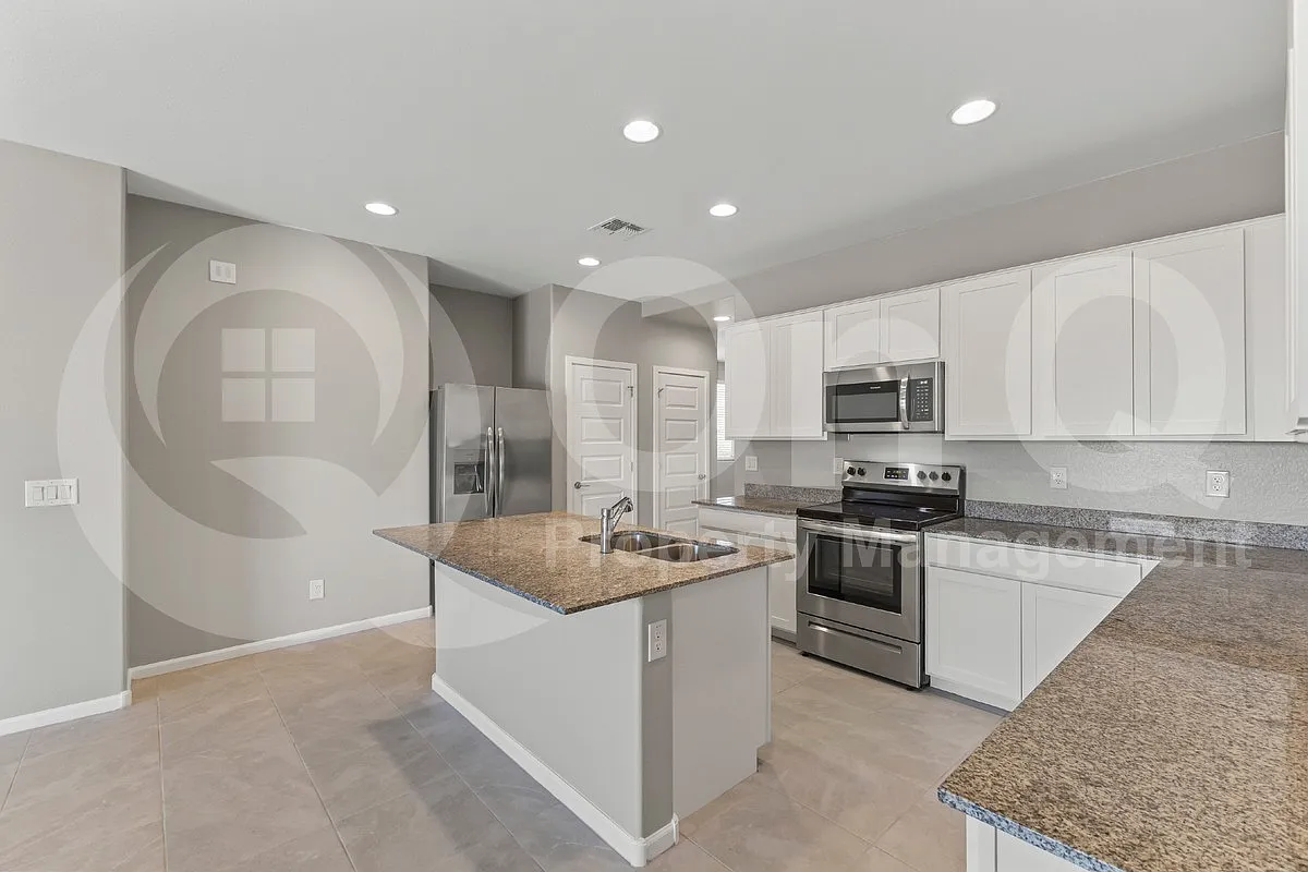 3 bed, 2.0 bath, 1594 sqft, $1,799 — Photo 4