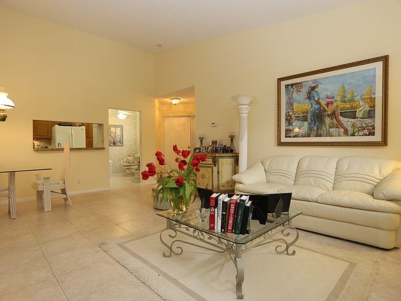 2nd image of 5439 Verona Dr APT P