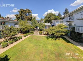2609 SE Willard St, Portland, OR 97222