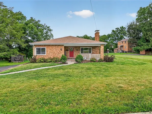 134 Meadowbrook Dr, Bethel Park, PA 15102