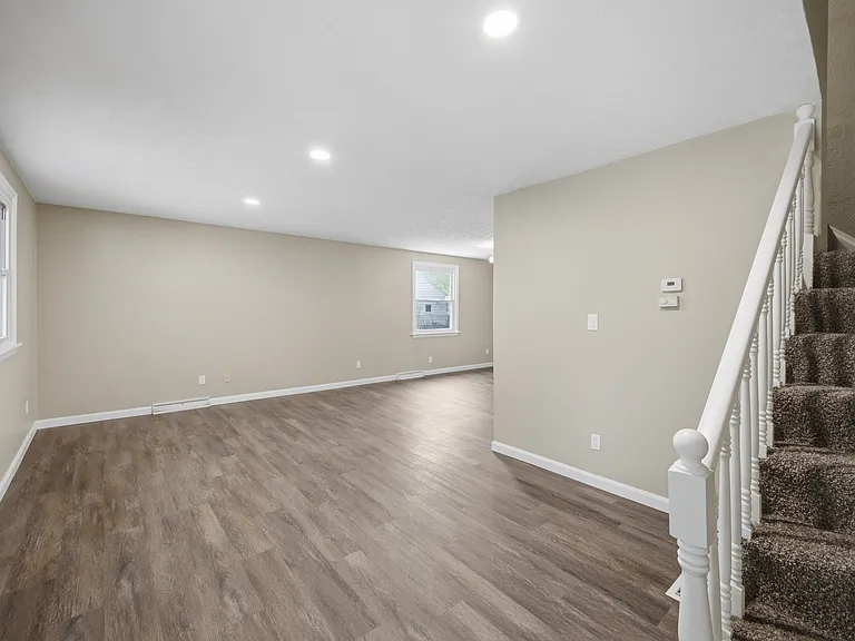 844 Harrison Ave — Photo 9