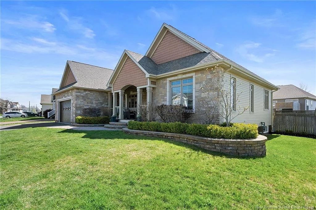 Building Photo - 42 Blackstone Dr