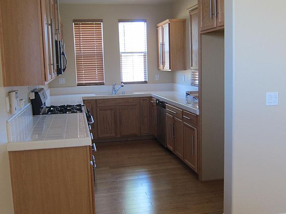 4th image of 2522 Huckleberry Cir
