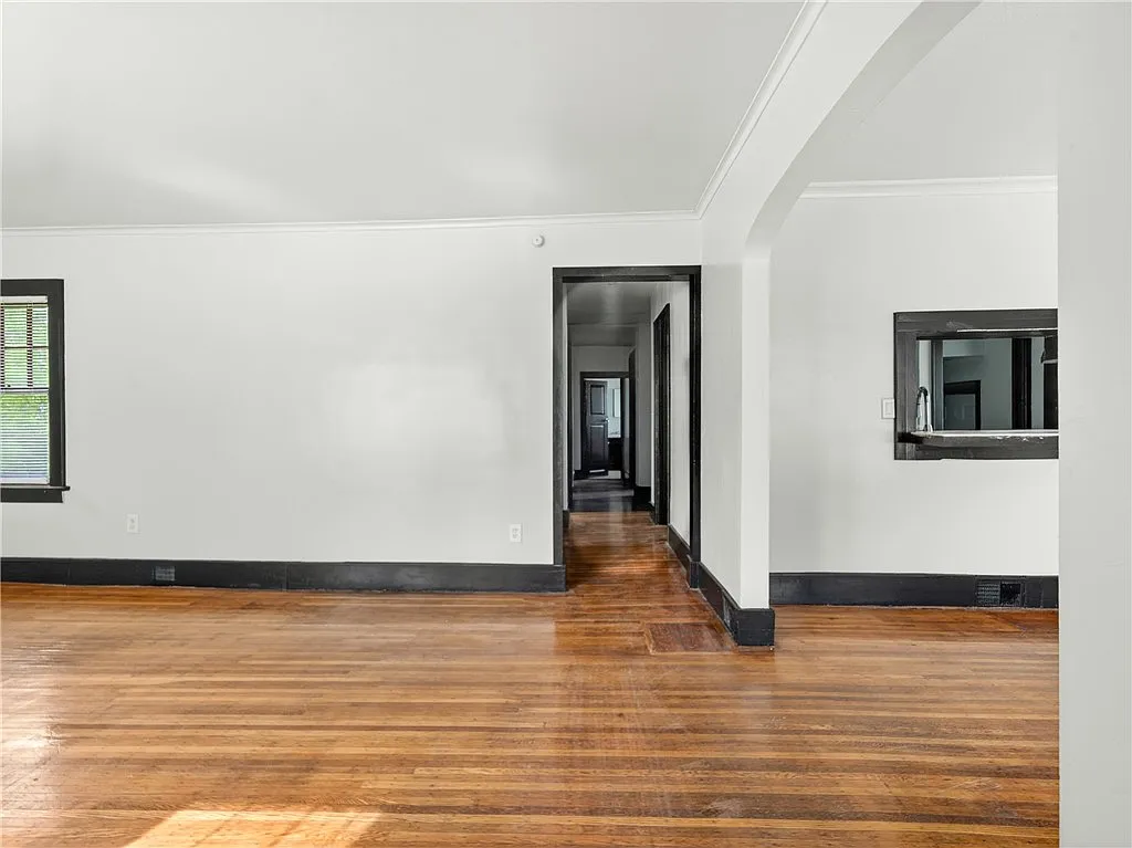 4 bed, 2.0 bath, 2250 sqft, $2,250 — Photo 4