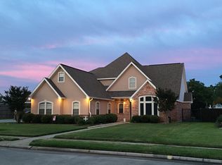 3163 Williamsburg Ln, Port Neches, TX 77651