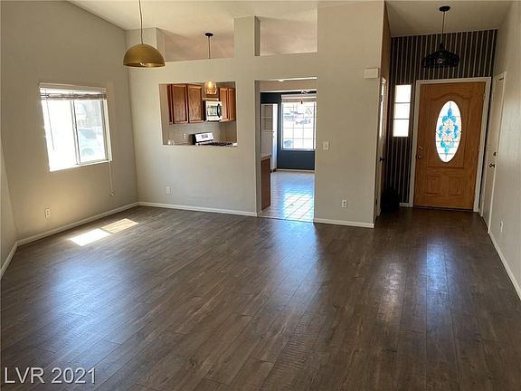 3rd image of 7332 Queen Palm Dr