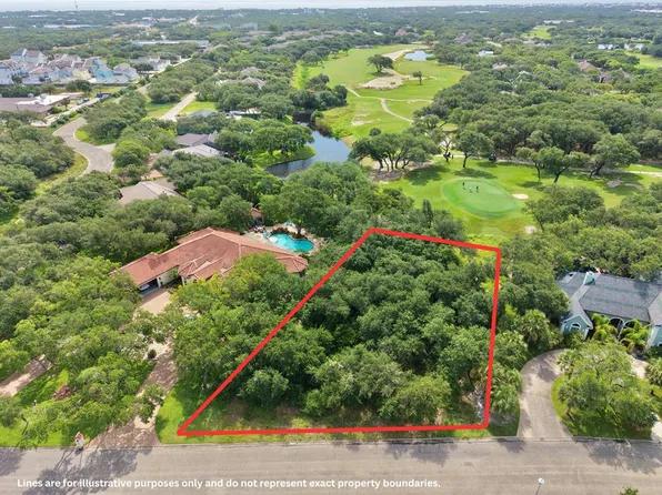 418 Olympic Dr, Rockport, TX 78382