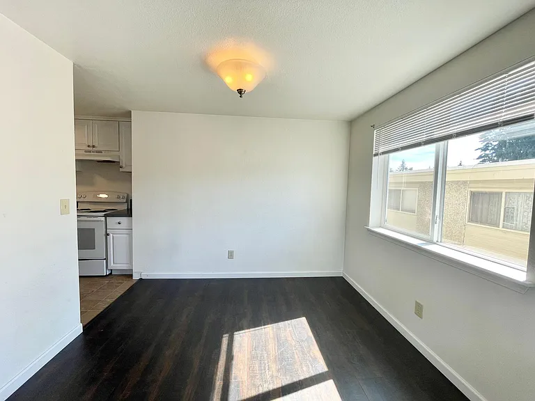 12038 31st Ave NE #201 — Photo 4