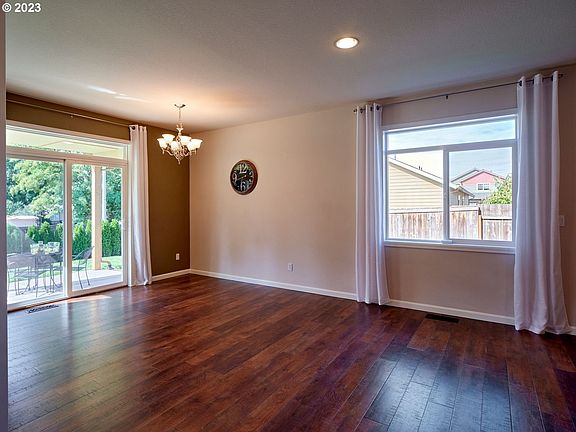 5th image of 10809 NE 103rd St
