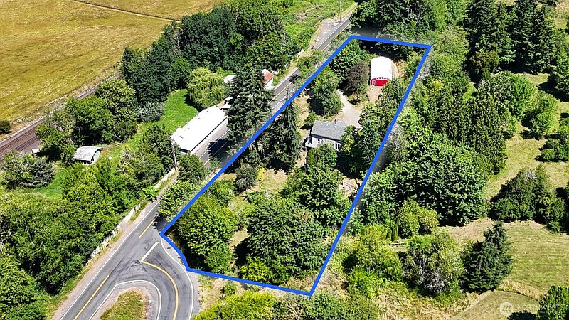 3rd image of 1313 Ferrier Road