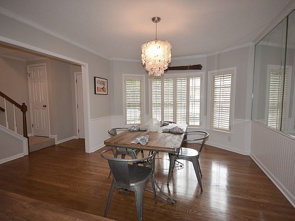 3rd image of 9122 Cobbler Ct