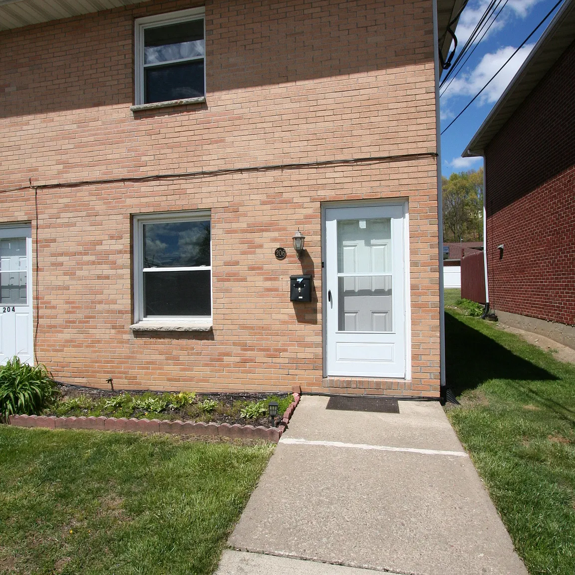 Archbald Apartments — Photo 2