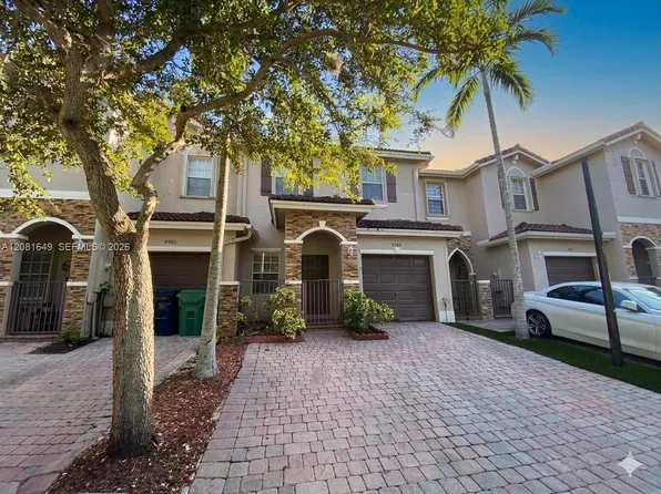 8986 SW 225th St, Cutler Bay, FL 33190