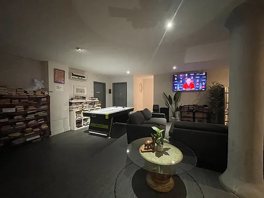 Rented by eRealty Advisors USA Inc | media 40