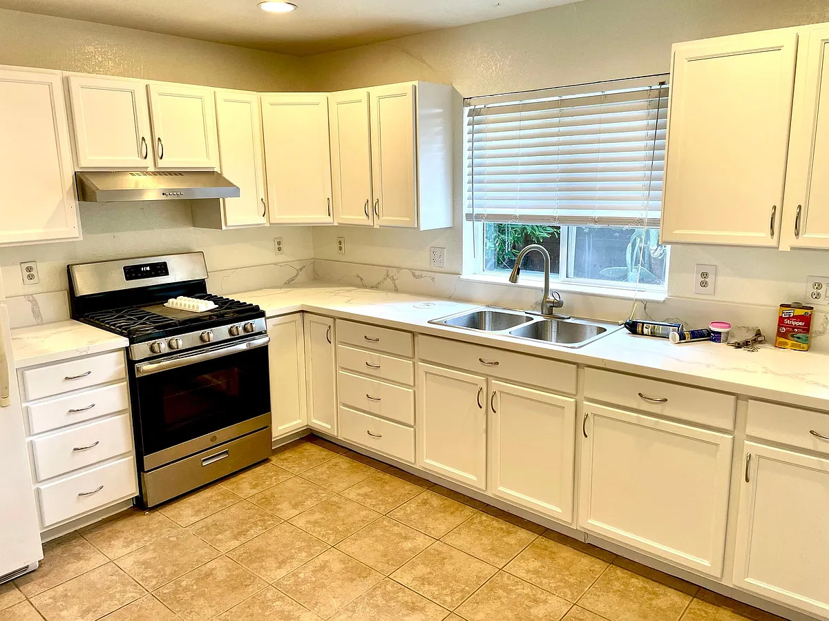 Building Photo - 2454 Halsey Cir #1