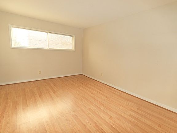 3rd image of 1040 Cherokee Rd APT C3