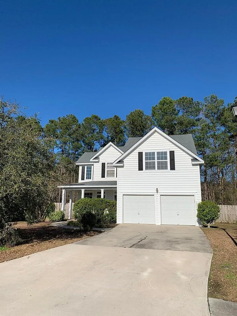 4 bed, 2227 sqft, $2,400 — Photo 2