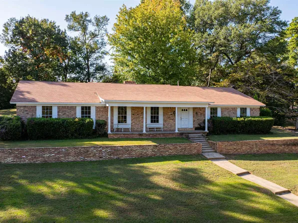312 Horseshoe Dr, Kilgore, TX 75662