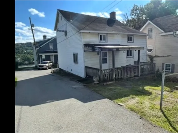207 Wood St, Belle Vernon, PA 15012