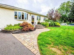 1069 Udall Rd, Bay Shore, NY 11706
