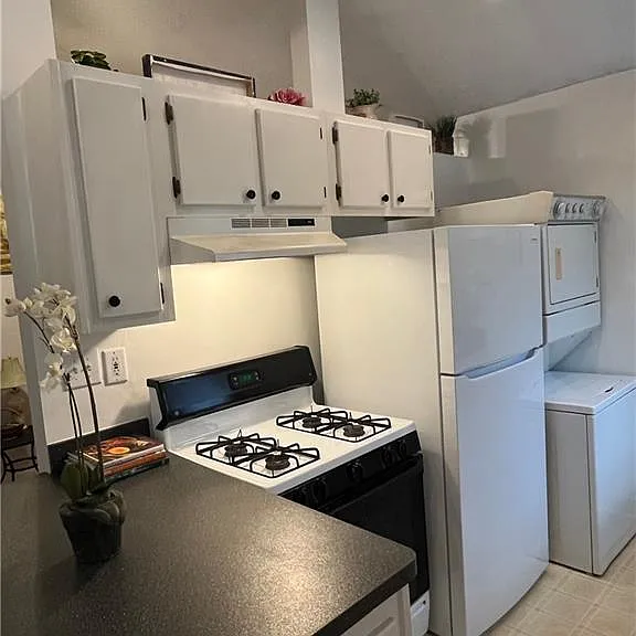 1115 Shelby Pl SE #B — Photo 19