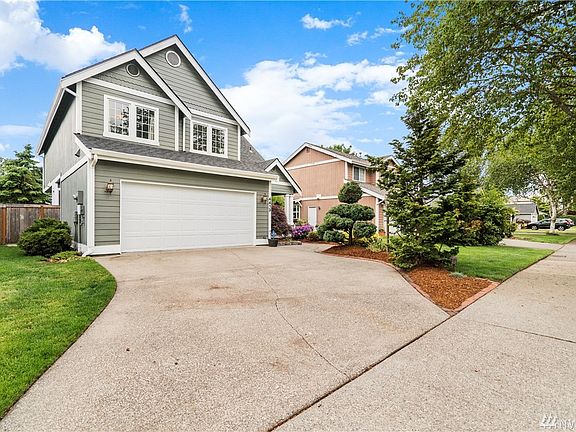 3rd image of 4413 Avonlea Dr SE