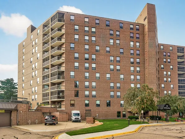 6615 Lake Shore Dr S APT 302, Minneapolis, MN 55423