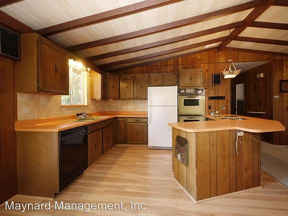 3rd image of 25496 Meadow Dr