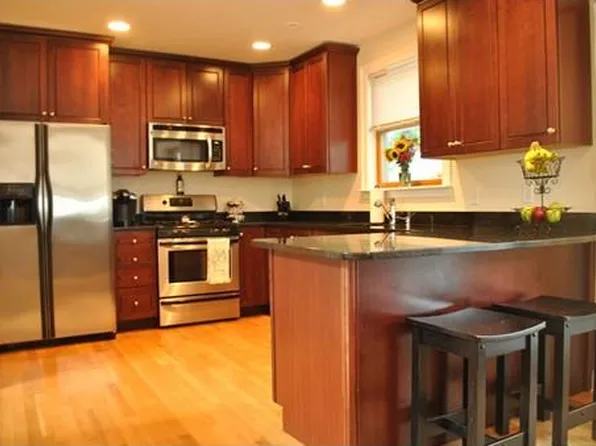 67 Oak St, Winchester, MA 01890