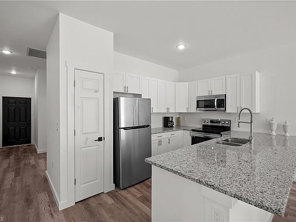 5th image of 4723-4725 GOLFVIEW CT