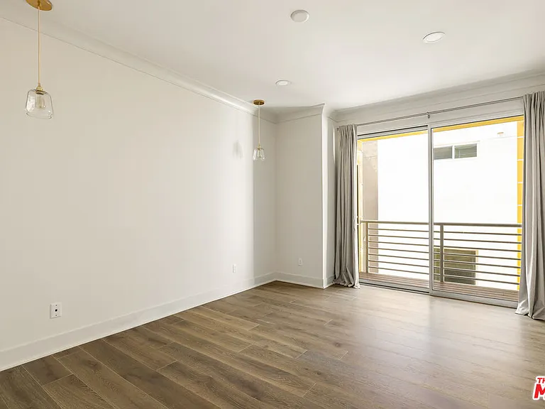 2204 Fox Ln — Photo 11