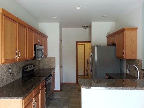 2nd image of 411 Tieton St