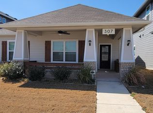 307 Charter Oak Dr, Hutto, TX 78634