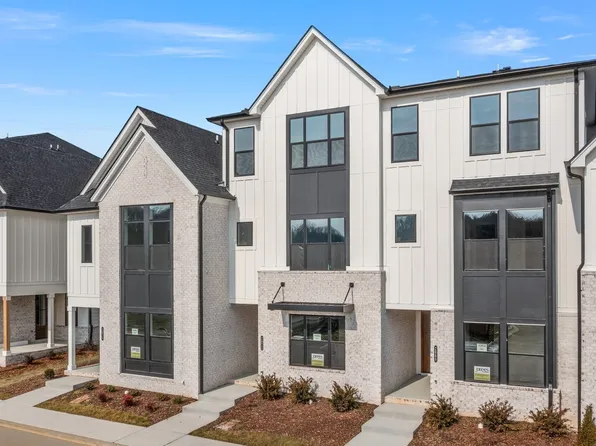2072 Conductor Ln, Thompsons Station, TN 37179