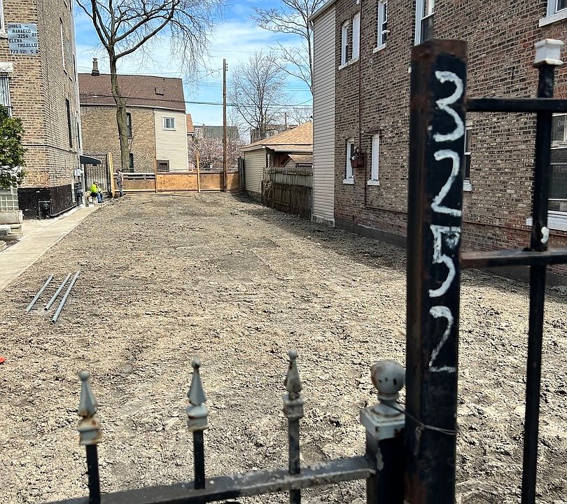 2nd image of 3252 W 23rd St
